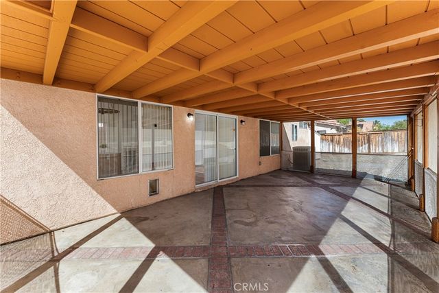 5546 Laurel Avenue, Palmdale, CA 93552