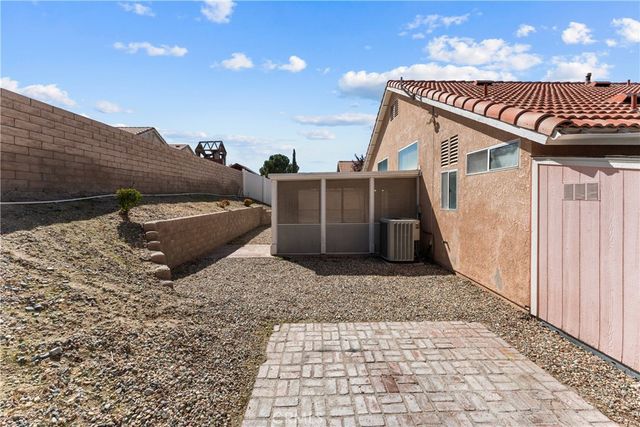 5546 Laurel Avenue, Palmdale, CA 93552