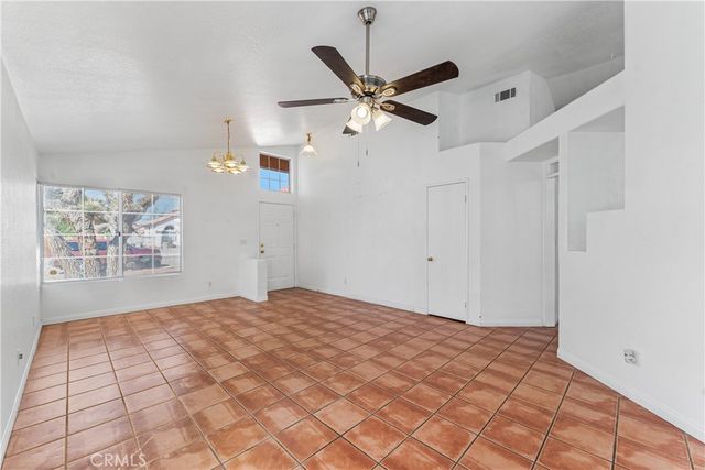 5546 Laurel Avenue, Palmdale, CA 93552