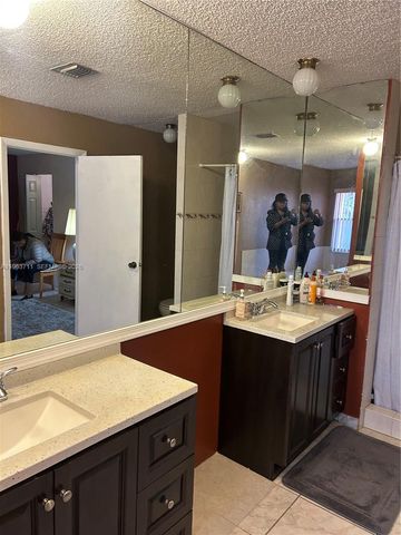 1653 NW 58th Avenue 14, Lauderhill, FL 33313