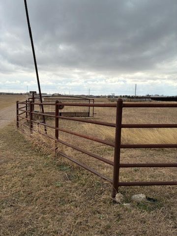 5014 E FM 875 Road, Waxahachie, TX 75167