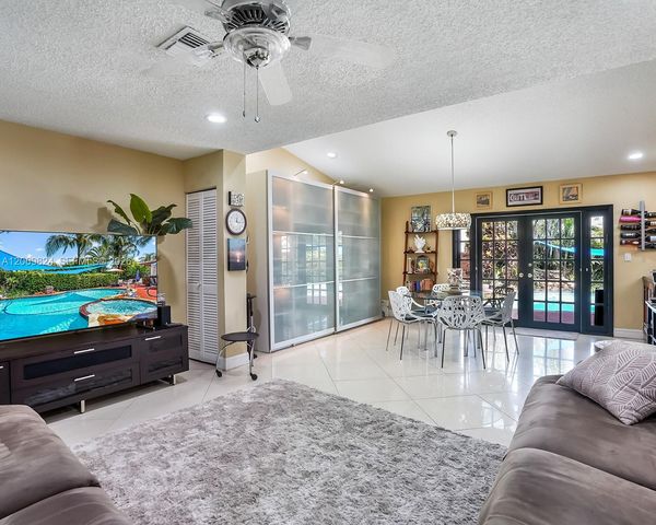 11723 SW 95th Terrace, Miami, FL 33186