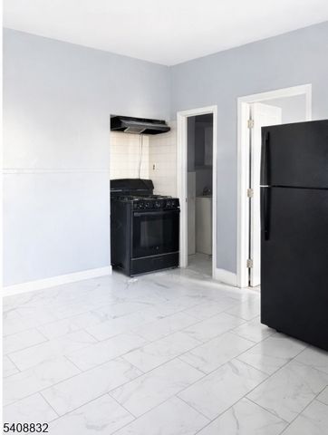 711 E 18Th St, Paterson City, NJ 07501