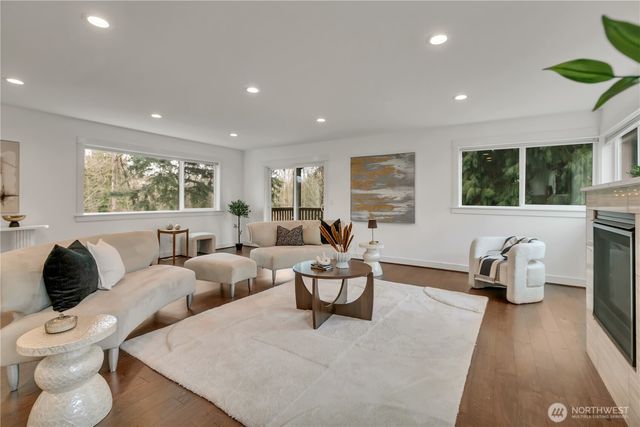 5942 21st Avenue SW, Seattle, WA 98106