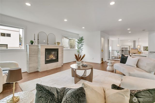 5942 21st Avenue SW, Seattle, WA 98106