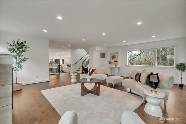 5942 21st Avenue SW, Seattle, WA 98106