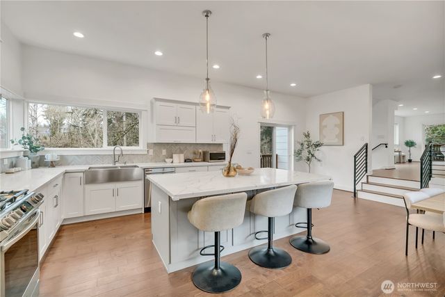 5942 21st Avenue SW, Seattle, WA 98106