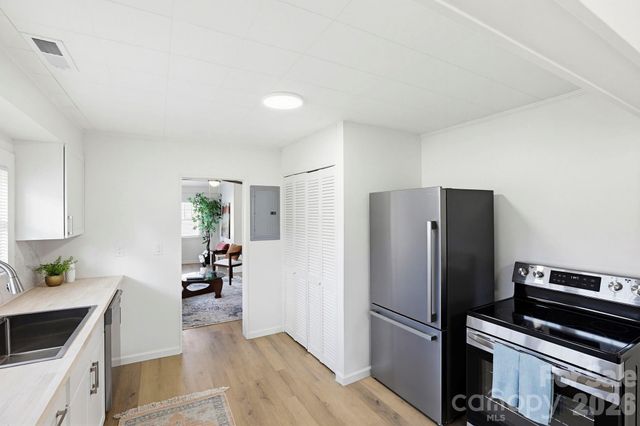 26 Francis Street, Waynesville, NC 28786