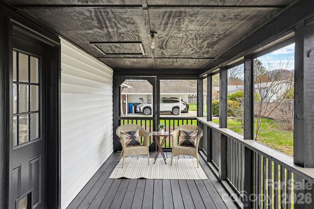 26 Francis Street, Waynesville, NC 28786