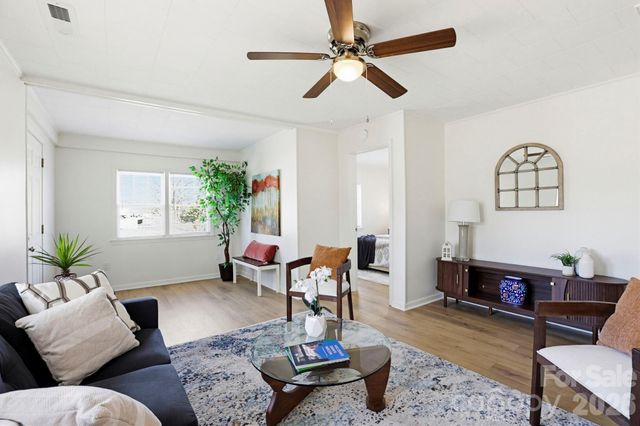 26 Francis Street, Waynesville, NC 28786
