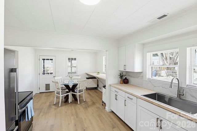 26 Francis Street, Waynesville, NC 28786