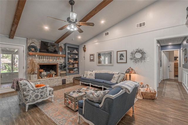211 Westridge Drive, Huntsville, TX 77340