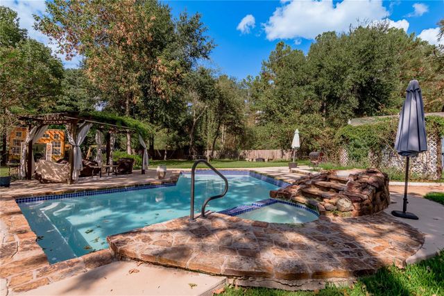 211 Westridge Drive, Huntsville, TX 77340