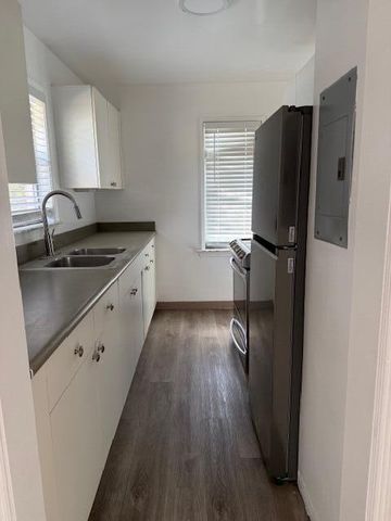 1403 SE 2nd Street 2, Fort Lauderdale, FL 33301