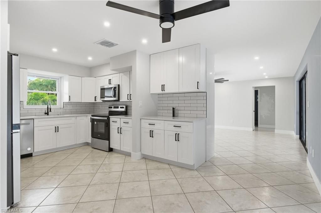 1560 Ricardo AVE, FORT MYERS, FL 33901 — photo 4