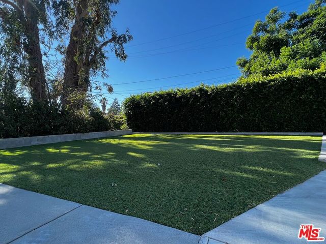 5740 Vantage Avenue, Valley Village, CA 91607