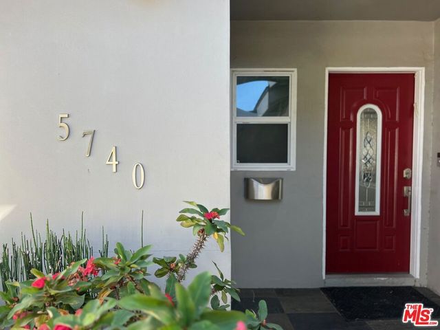 5740 Vantage Avenue, Valley Village, CA 91607