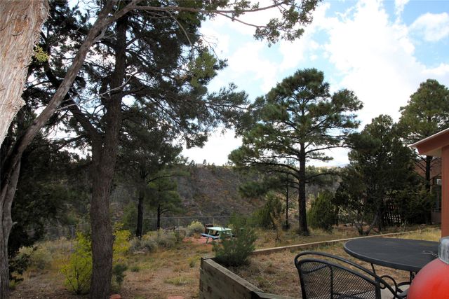 1221 San Ildefonso Road, Los Alamos, NM 87544