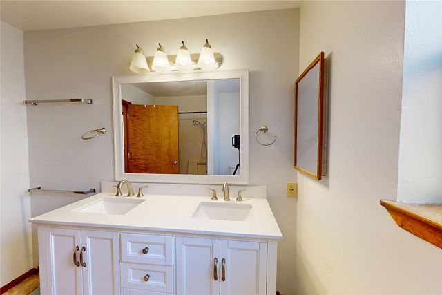 1221 San Ildefonso Road, Los Alamos, NM 87544