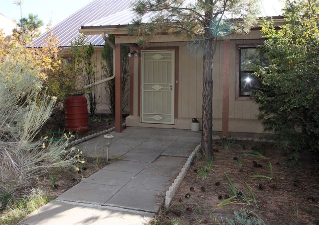 1221 San Ildefonso Road, Los Alamos, NM 87544