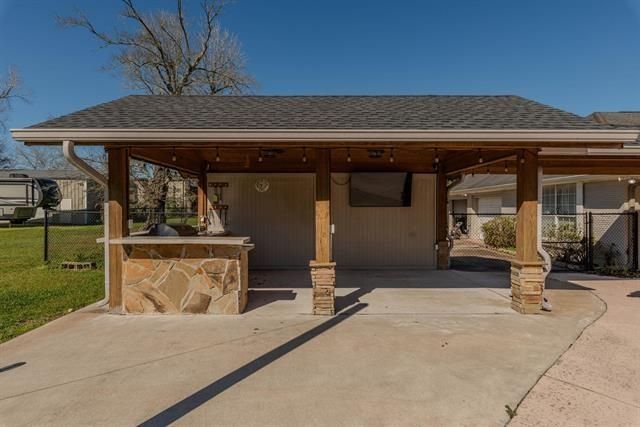 310 Junker Road, Beaumont, TX 77707