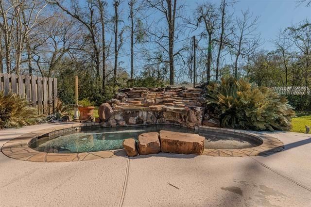 310 Junker Road, Beaumont, TX 77707