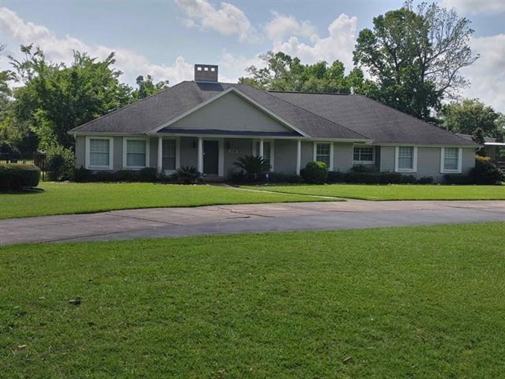 310 Junker Road, Beaumont, TX 77707