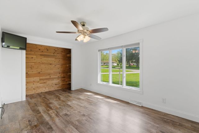 10370 Joliet Street, St. John, IN 46373