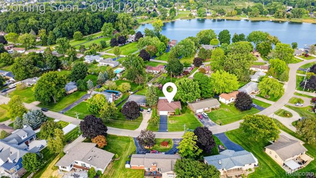411 Tanview Drive, Oxford Charter Township, MI 48371