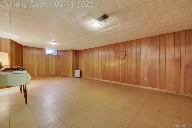 411 Tanview Drive, Oxford Charter Township, MI 48371