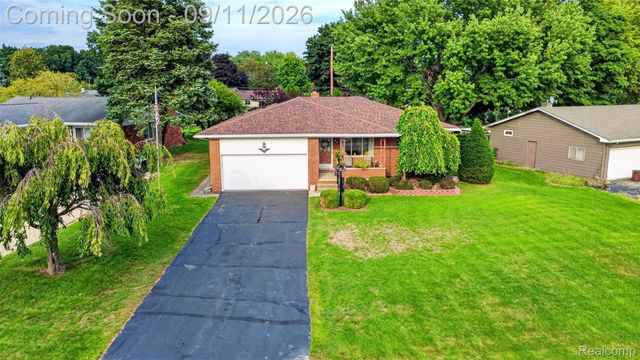 411 Tanview Drive, Oxford Charter Township, MI 48371