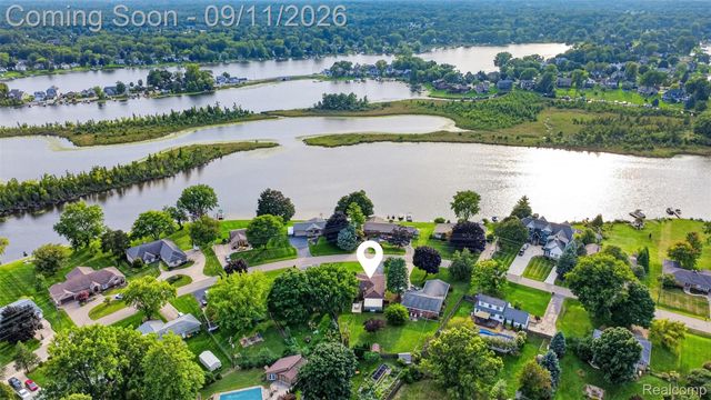 411 Tanview Drive, Oxford Charter Township, MI 48371
