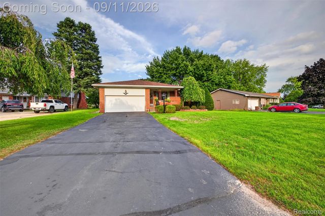 411 Tanview Drive, Oxford Charter Township, MI 48371