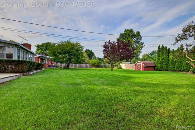 411 Tanview Drive, Oxford Charter Township, MI 48371