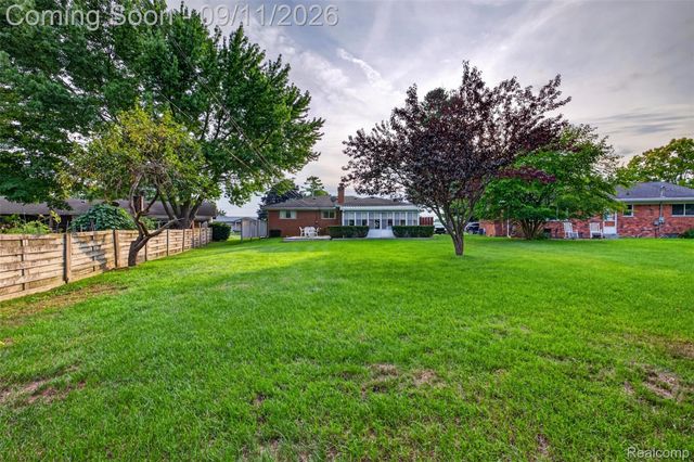 411 Tanview Drive, Oxford Charter Township, MI 48371