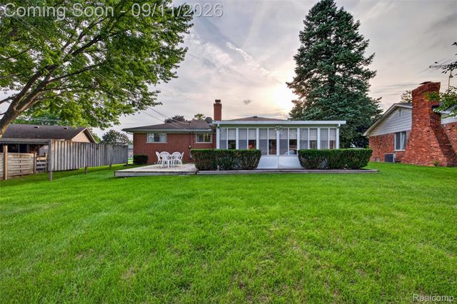 411 Tanview Drive, Oxford Charter Township, MI 48371