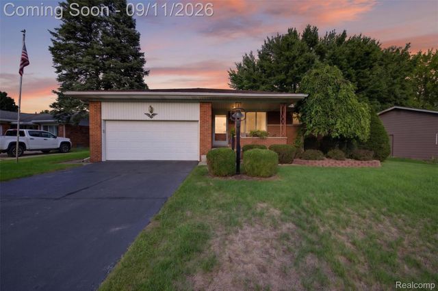 411 Tanview Drive, Oxford Charter Township, MI 48371