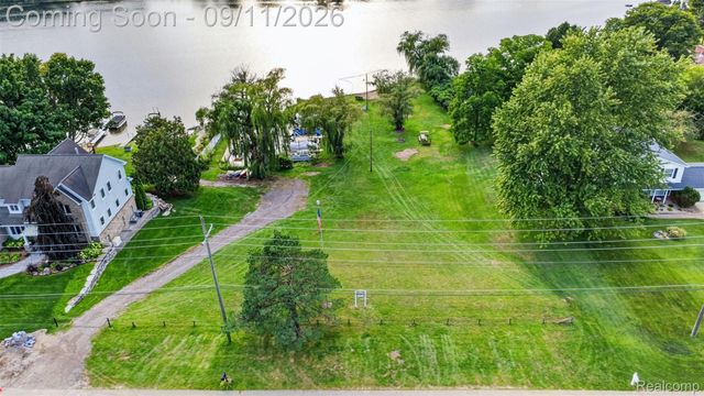 411 Tanview Drive, Oxford Charter Township, MI 48371