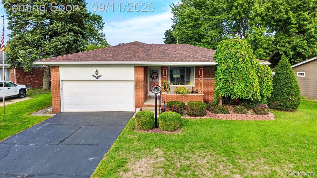 411 Tanview Drive, Oxford Charter Township, MI 48371