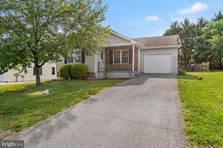 227 CORALBERRY DR, Martinsburg, WV 25401