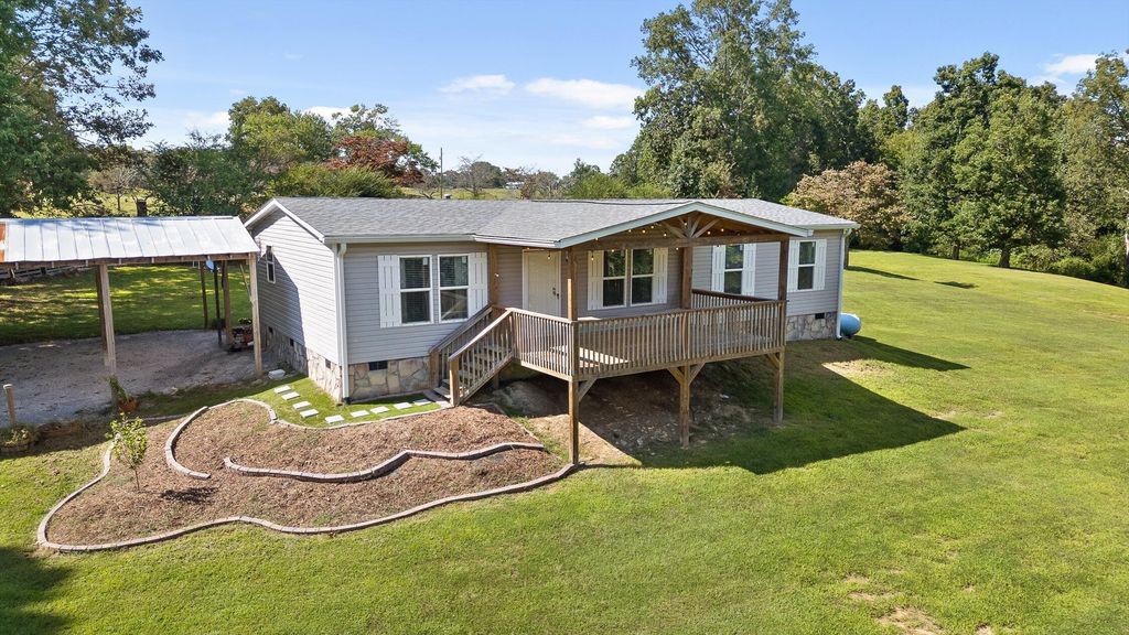 37 Scratch Ankle Road, Trenton, GA 30752