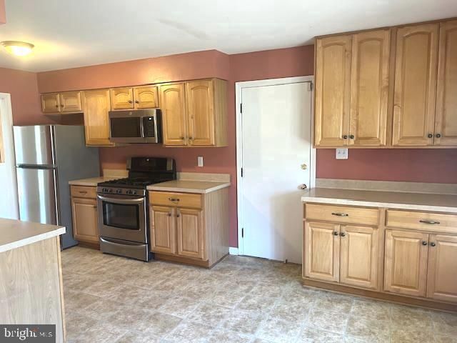 8523 TYSONS CT, Vienna, VA 22182