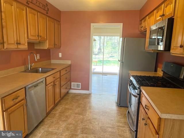 8523 TYSONS CT, Vienna, VA 22182