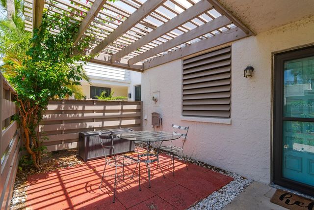 318 TIMBERLAKE DRIVE, Bradenton, FL 34210