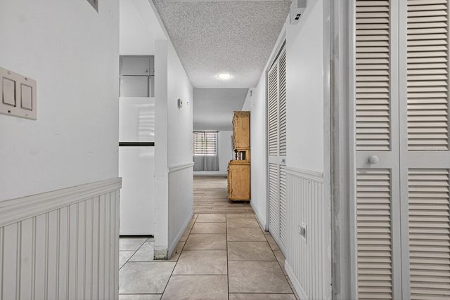 318 TIMBERLAKE DRIVE, Bradenton, FL 34210