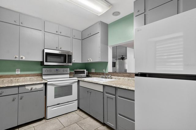 318 TIMBERLAKE DRIVE, Bradenton, FL 34210