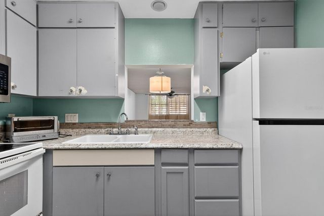 318 TIMBERLAKE DRIVE, Bradenton, FL 34210