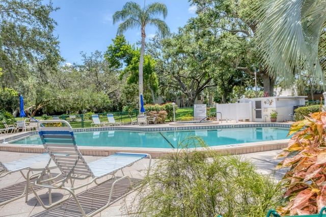 318 TIMBERLAKE DRIVE, Bradenton, FL 34210