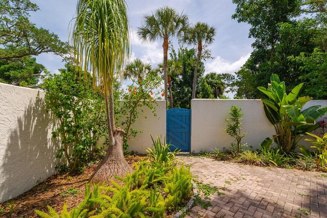 318 TIMBERLAKE DRIVE, Bradenton, FL 34210