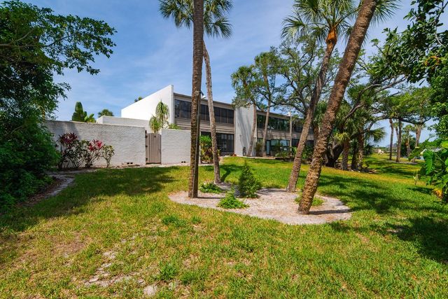 318 TIMBERLAKE DRIVE, Bradenton, FL 34210